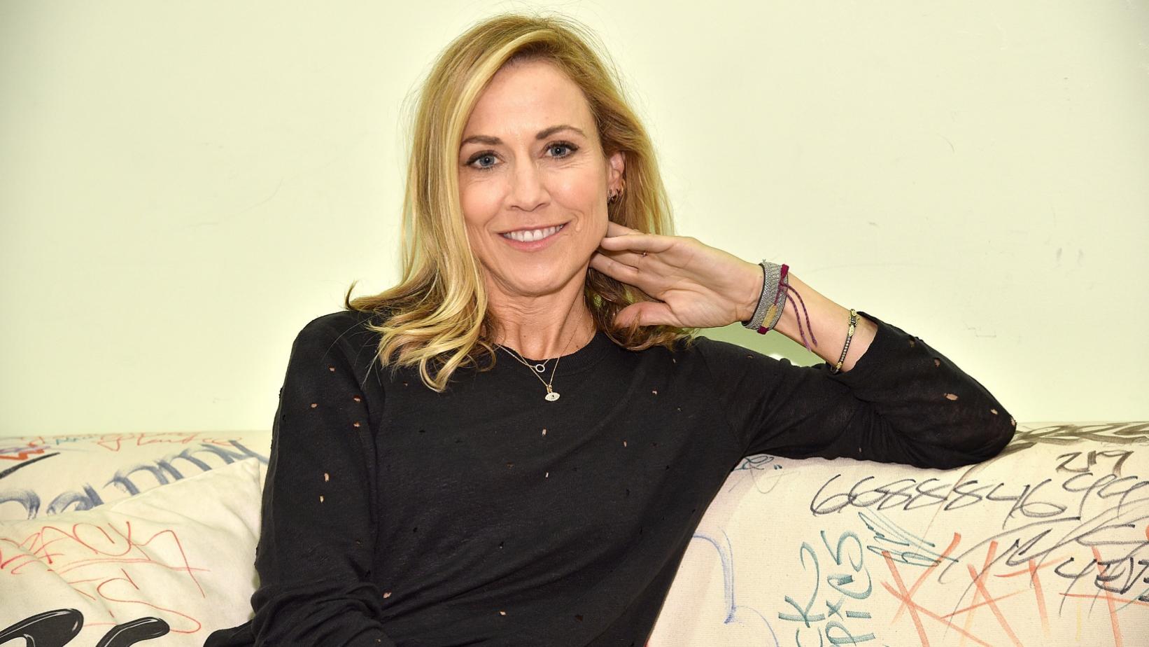 Sheryl Crow American Musician And Breast Cancer Survivor Helping Other Women Stay Healthy 